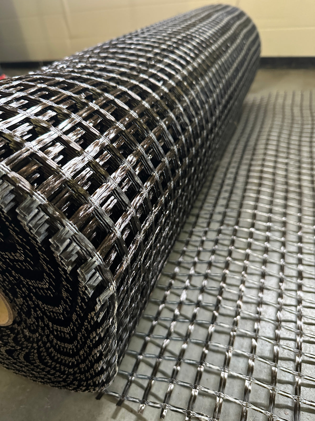Basalttikuituverkko 100/100 kN/m, polymeeripinnoite, 25×25 mm, leveys 1 m, rulla 50 m²