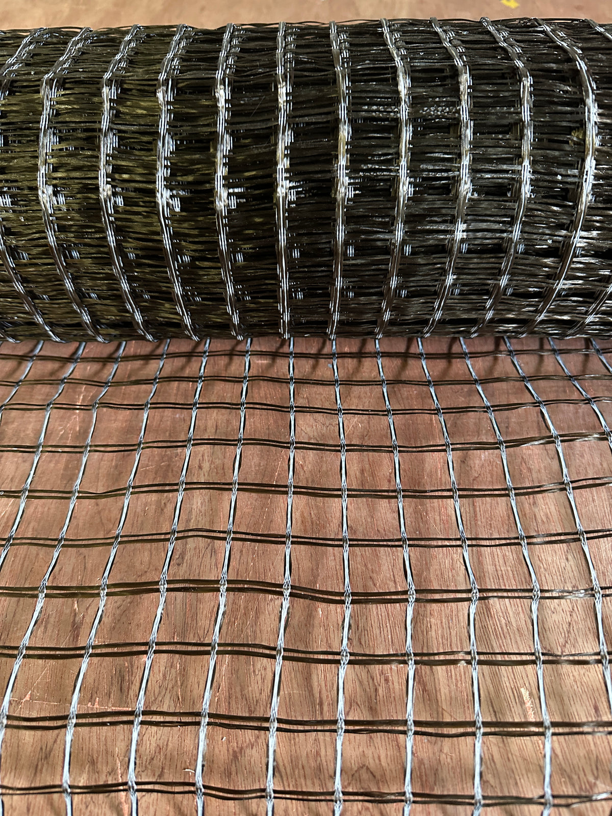 Basaltfibernät 30/30 kN/m, polymerbeläggning, 25×25 mm, bredd 1 m, rulle 50 m²